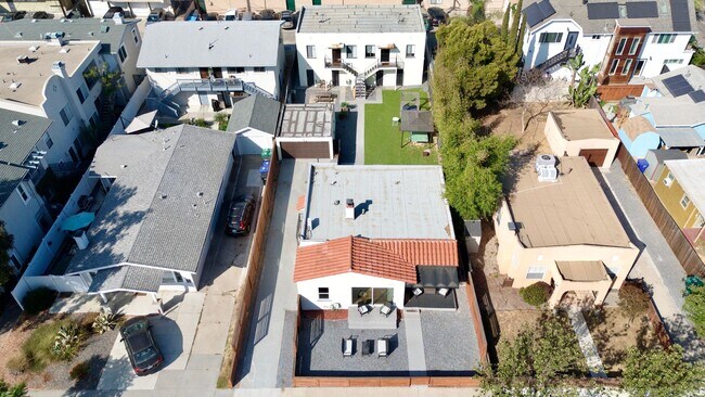 Foto del edificio - Oregon St. Triplex