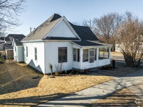 Building Photo - 800 S 19th St