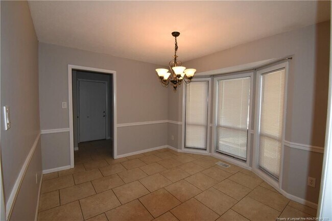 Foto del edificio - 521 Andover Rd