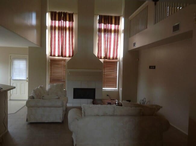 Foto del edificio - 3842 Flatwood Dr