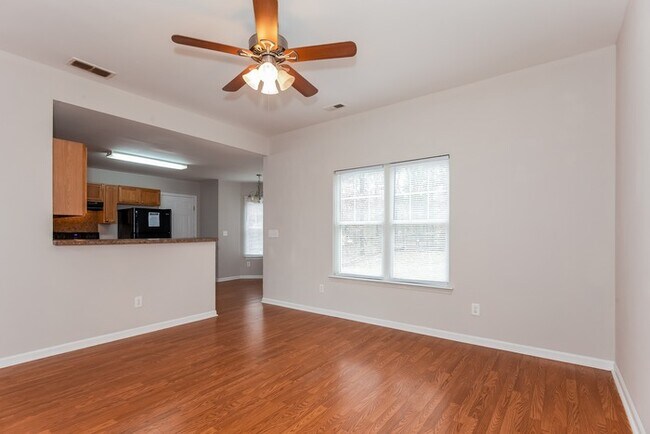 Foto del edificio - 1928 Bromwich Rd