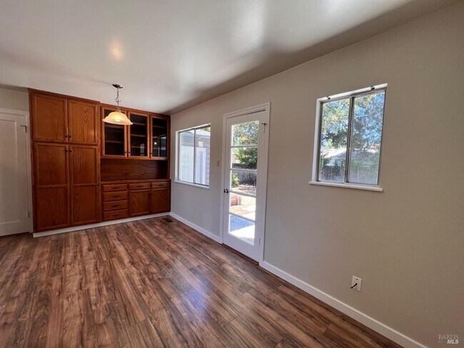 Building Photo - 2109 Montecito Ave