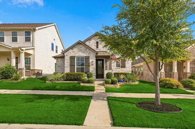 Building Photo - 2540 Elm Pl
