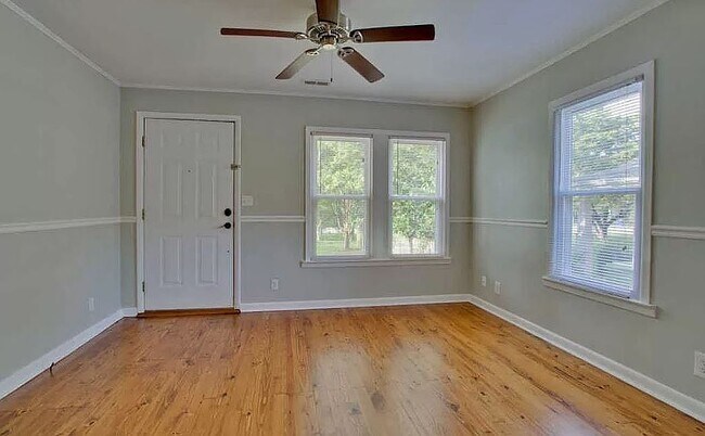 Foto del edificio - 1317 McCullough Ave NE