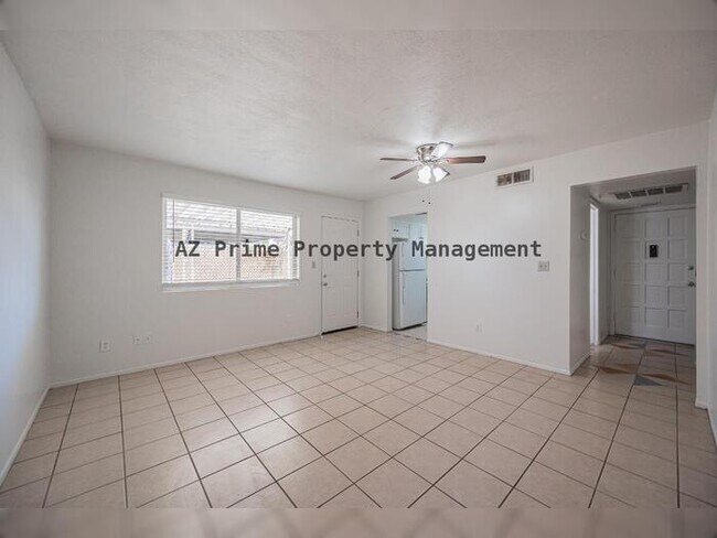 Foto del edificio - 7126 N 19th Ave