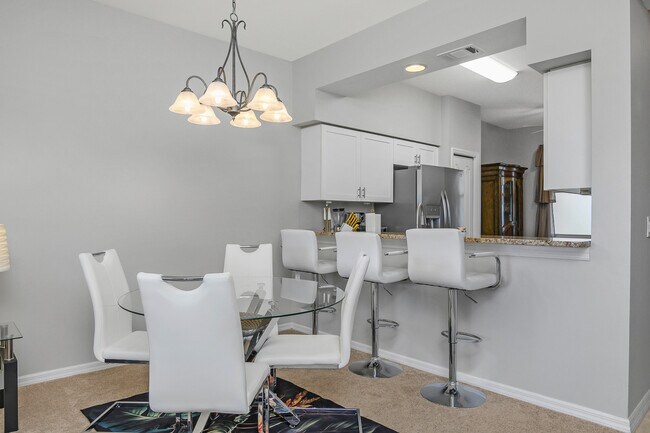 Foto del edificio - 2700 Cypress Trace Cir