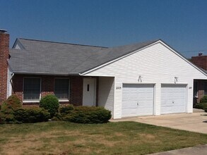 Building Photo - 2105-2107 McCutchen Rd