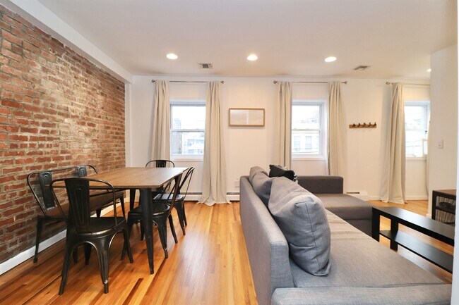 Building Photo - 206 Beacon Ave