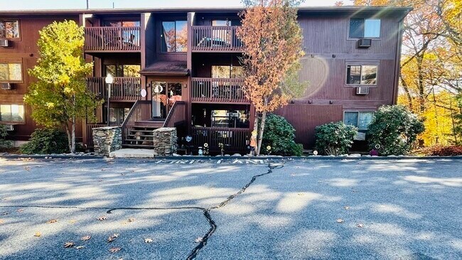 Foto del edificio - 340 Sunderland Rd