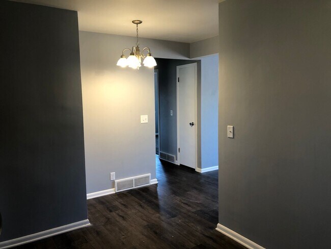 Building Photo - Newly Renovated House For Rent