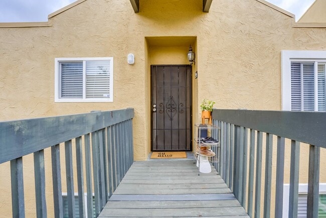 Building Photo - 17173 W Bernardo Dr
