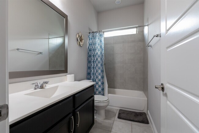 Building Photo - 2023 Village Orchard Ln