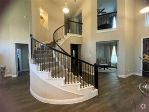Building Photo - 1100 Whispering Hl Dr