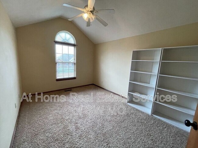 Building Photo - 5269 E Pacific St