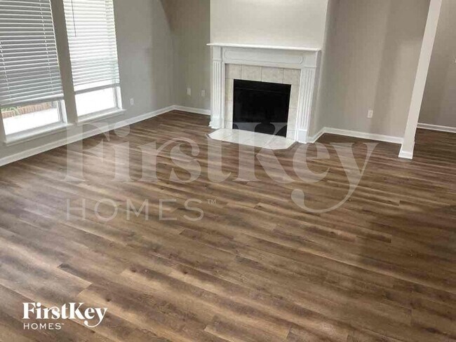 Foto del edificio - 4592 Royal Port Dr