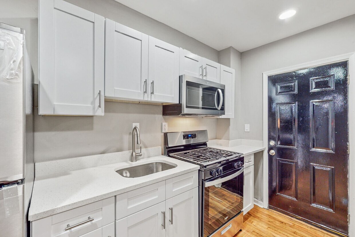 Foto principal - Beautifully Renovated Home!