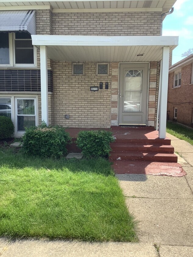 15735 Carse Ave Unit 2, Harvey, IL 60426 Condo for Rent in Harvey, IL