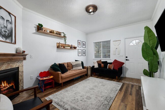 Building Photo - Gorgeous Draper Home! Now Leasing!