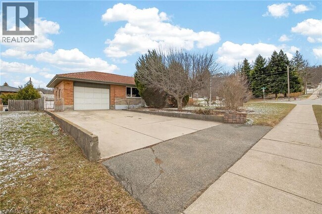 Building Photo - 82 Millen Rd