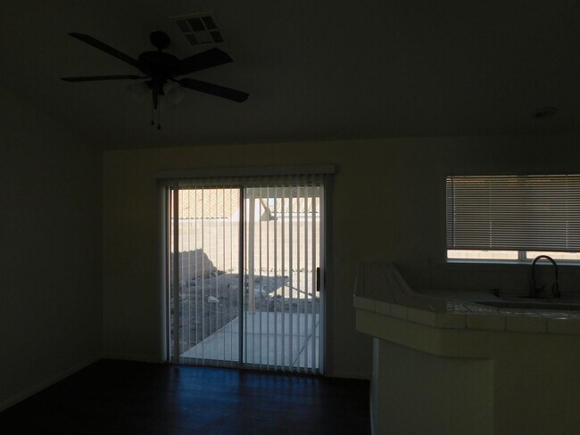 Building Photo - Great Single Story Home!