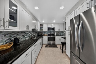 Building Photo - 531 N Ocean Blvd