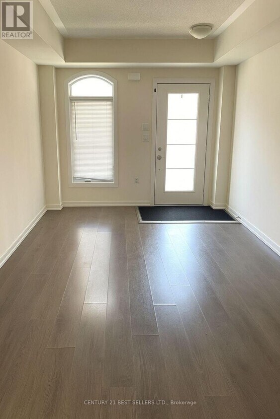 Photo du bâtiment - 322 John Davis Gate