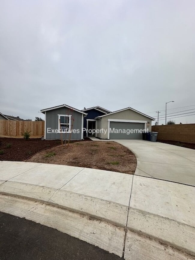 Photo - 11 River Oak Ct House