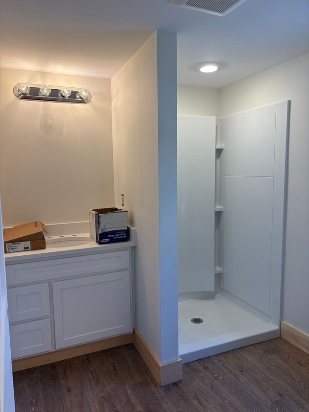 Building Photo - NEW Luxury 2 Bedroom apartments!