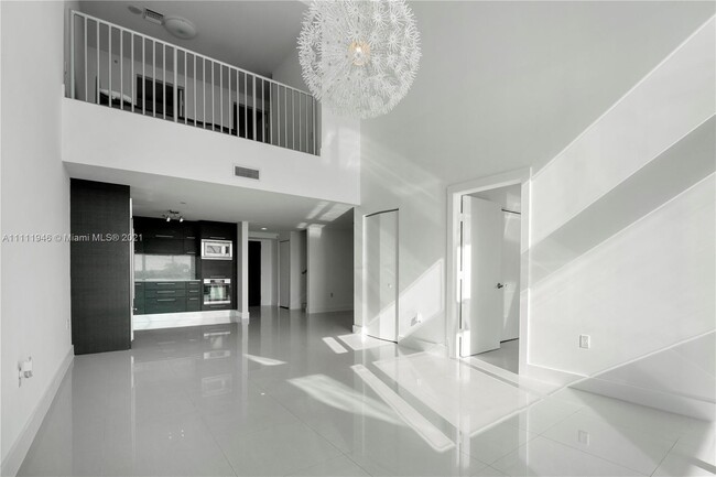 Building Photo - 900 Biscayne Blvd