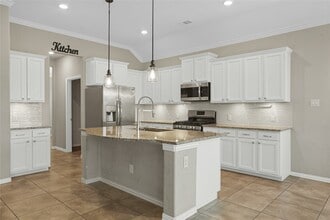 Building Photo - 8903 Lost Castle Wy