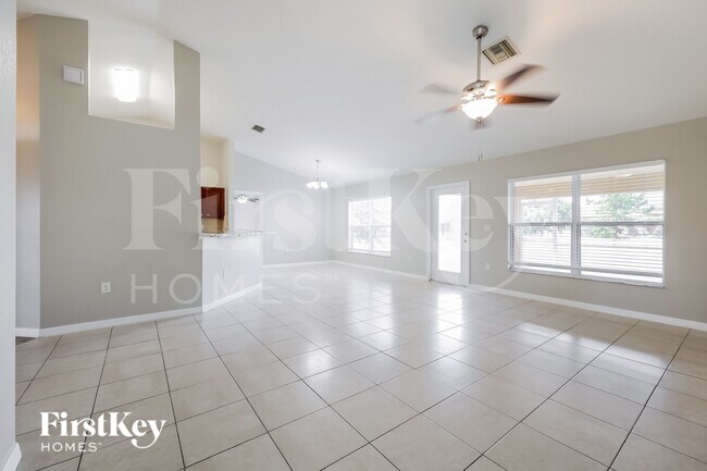 Building Photo - 414 Willowbrook Dr