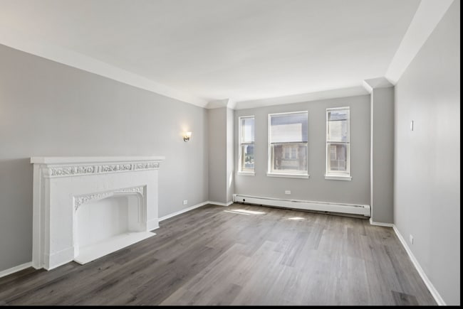 Interior Photo - 7144 S Jeffery