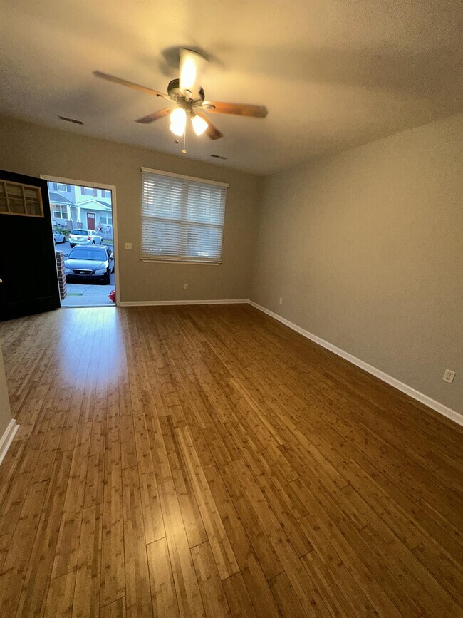 Foto del edificio - 1128 Ransom Way