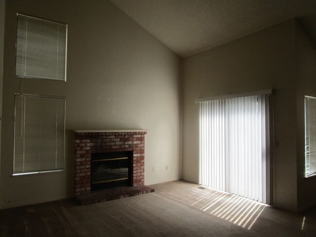 Building Photo - Beautifully Maintained Fairfield Home