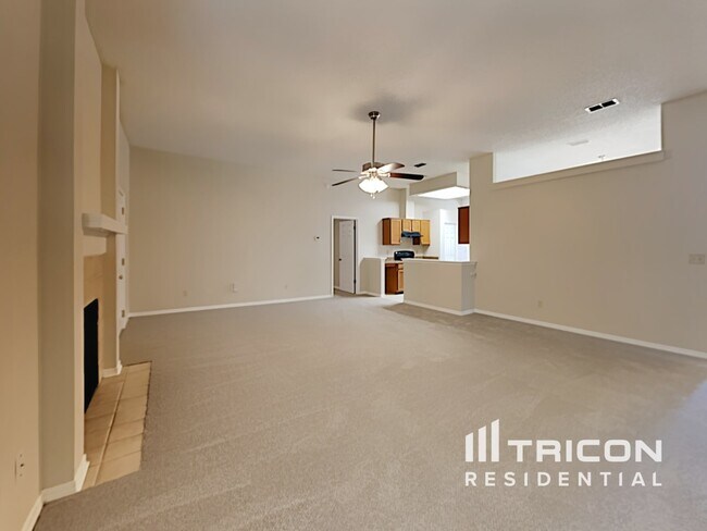 Building Photo - 3251 Deerfield Pointe Dr