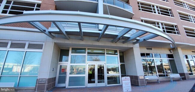Foto del edificio - 5750 Bou Ave