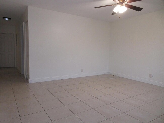 Photo - 1415 N J St Apartment