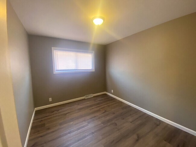 Building Photo - 4267 N 68th St