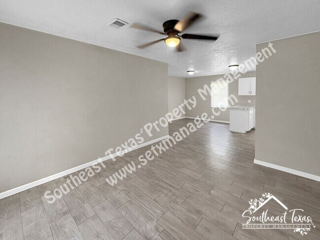 Foto del edificio - 620 Smelker Ave