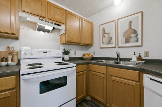 Foto del edificio - Champlin Drive & Elmcreek