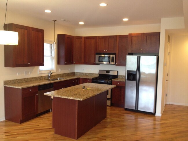 Foto del edificio - 1528 W Greenleaf Ave