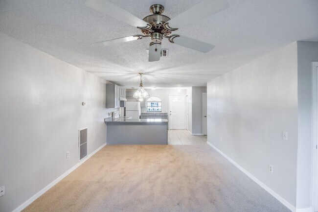Building Photo - Beautiful 3bed/2.5bath duplex FOR RENT at ...