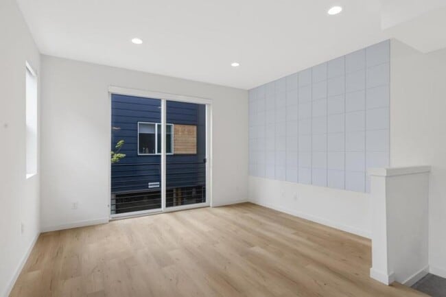 Building Photo - 2 bedroom in Seattle WA 98125