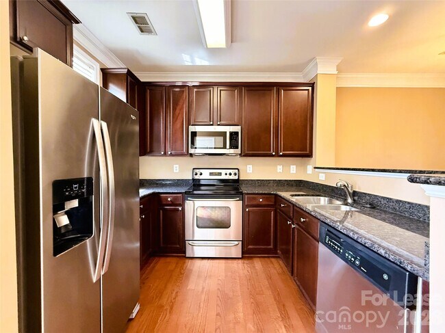 Foto del edificio - 8636 Beaver Creek Dr