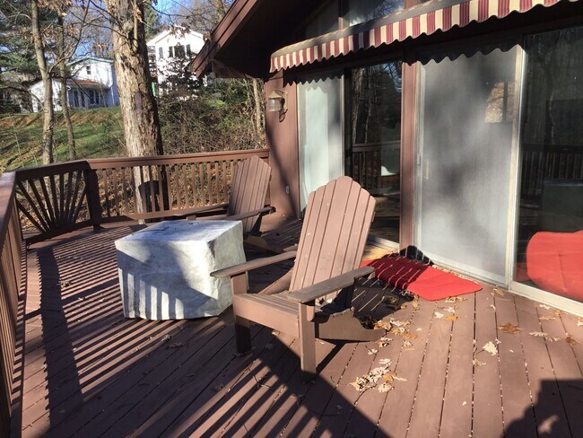 Foto del edificio - 850 Twin Oaks Dr