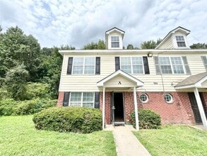 Building Photo - 944 Old Mill Ln