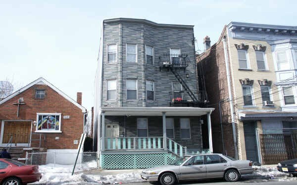 Primary Photo - 165 8th St