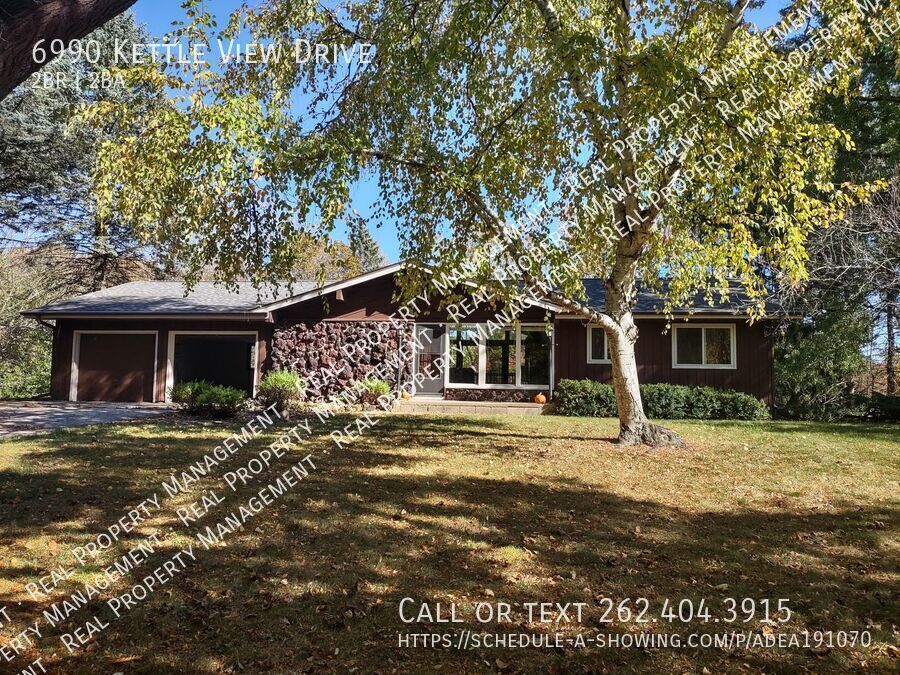 Primary Photo - 2 Bedroom Rustic Single Family Home on 8 A...