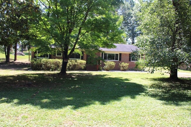 Building Photo - 109 Hillcrest Ln