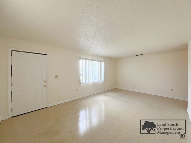 Foto del edificio - 1105 Jewel Ave